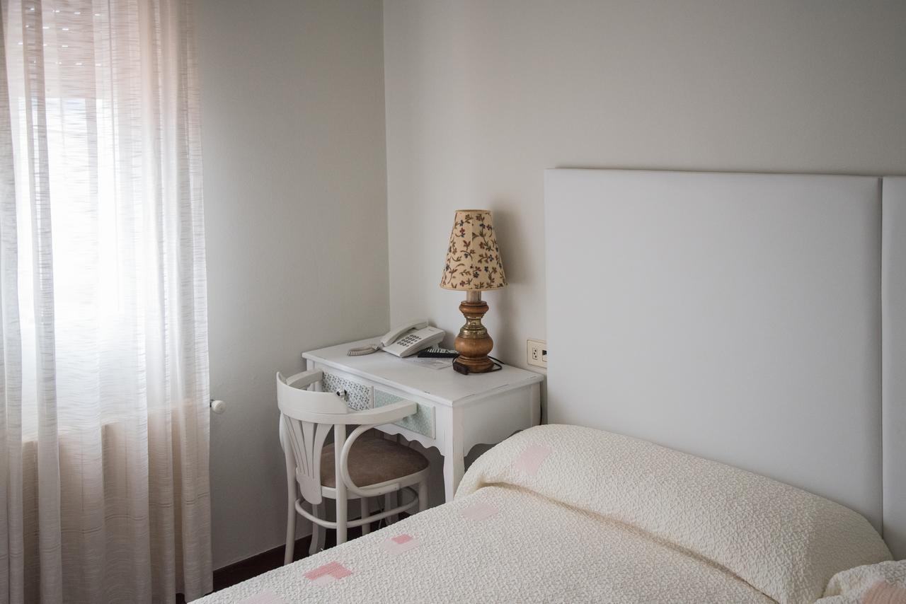 Hostal Antolin Redondela Buitenkant foto