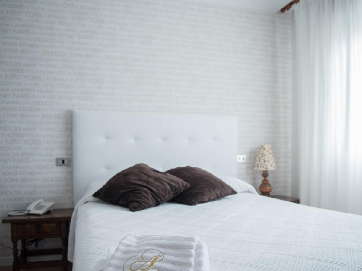 Hostal Antolin Redondela Buitenkant foto